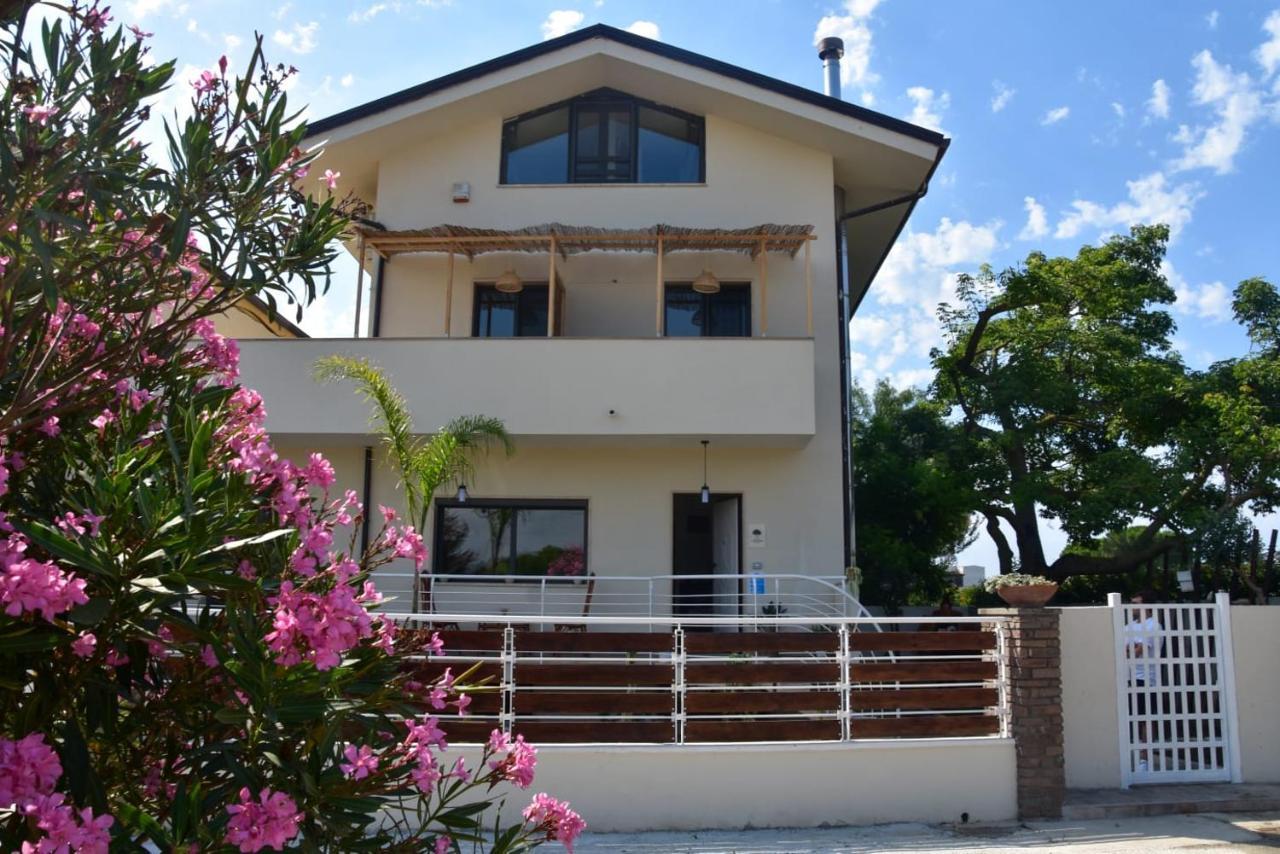La Ceiba Speciosa Bed & Breakfast Capaccio Bagian luar foto